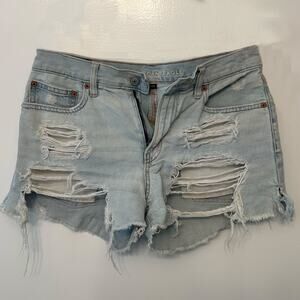 American Eagle Distressed Denim Shorts Light Wash Ripped Frayed Hem Women’s Jean